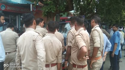 UP: Acid attack on Bank of Baroda branch manager, seriously injured