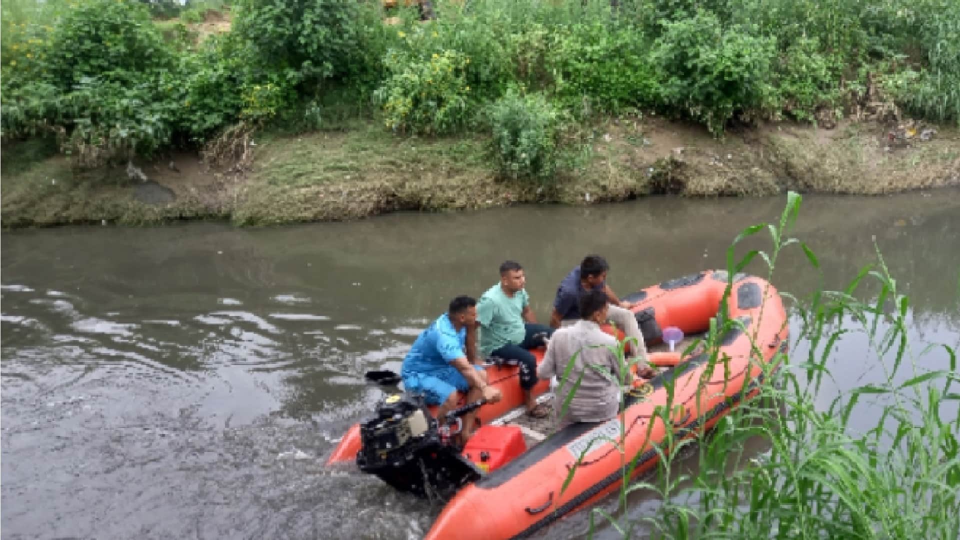 eight year old Dishant who fell into drain while playing could not be traced