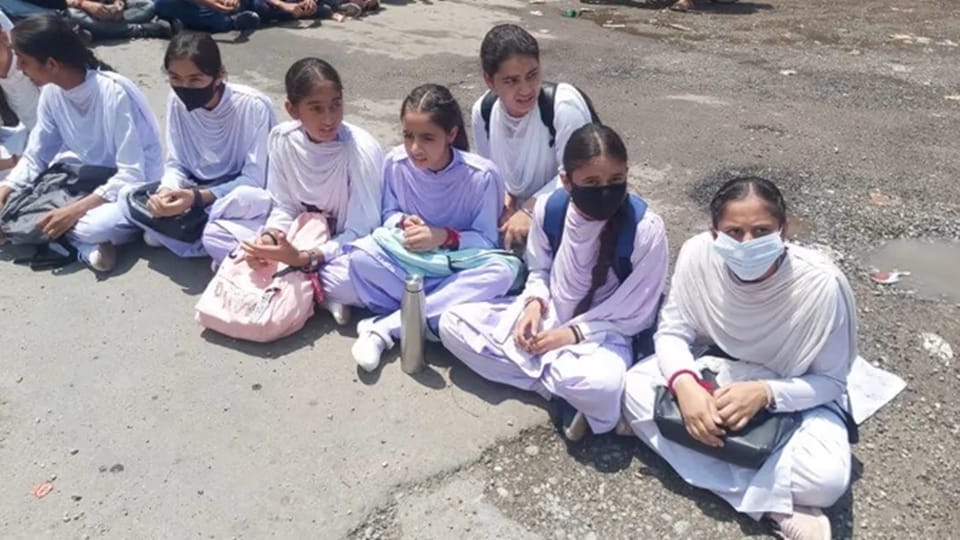 Notice to be issued to teachers of schools with poor results in jammu kashmir increment will stop