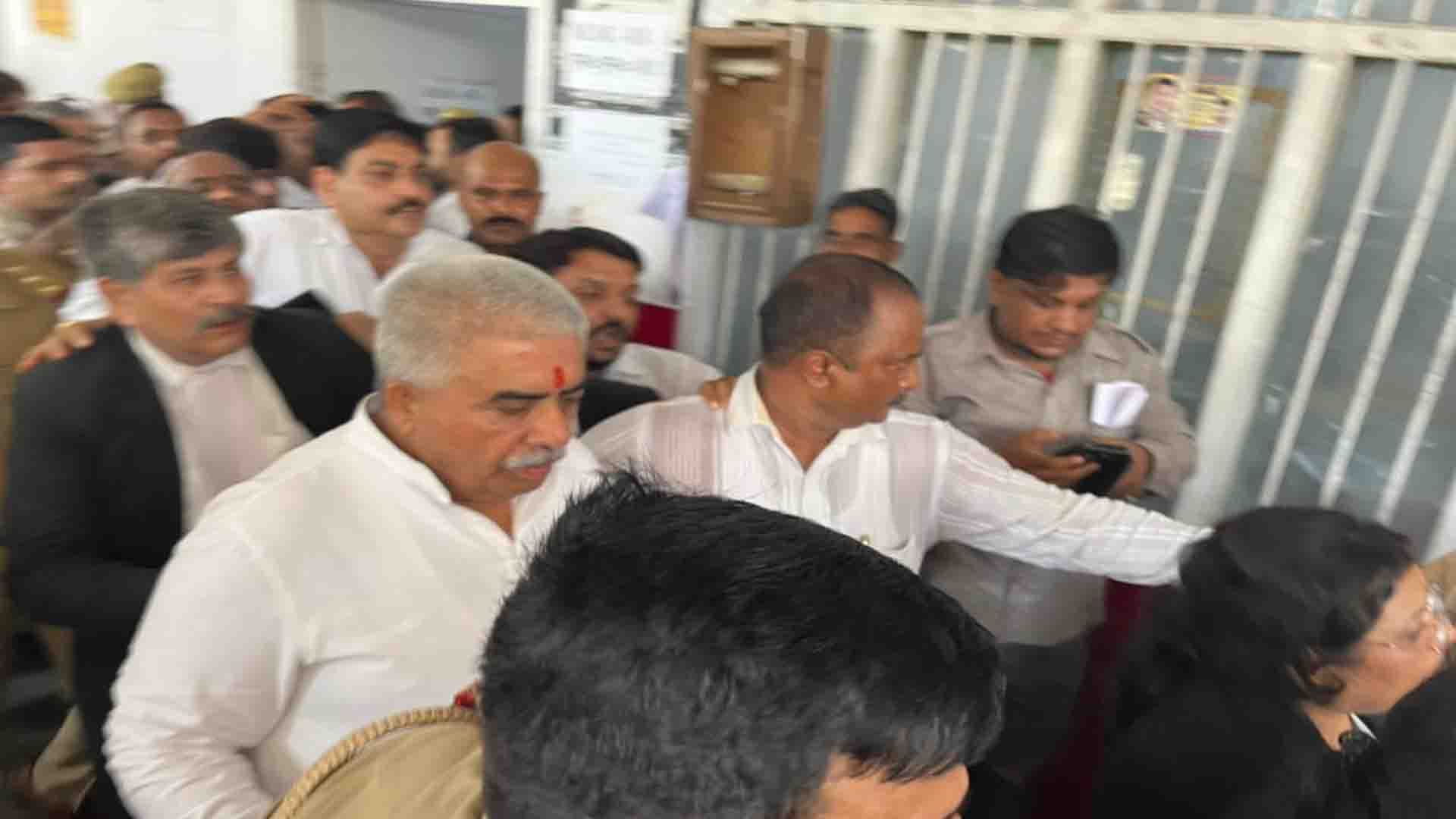 Rakesh Sachan: Surrender strategy made in Bar Association President chamber