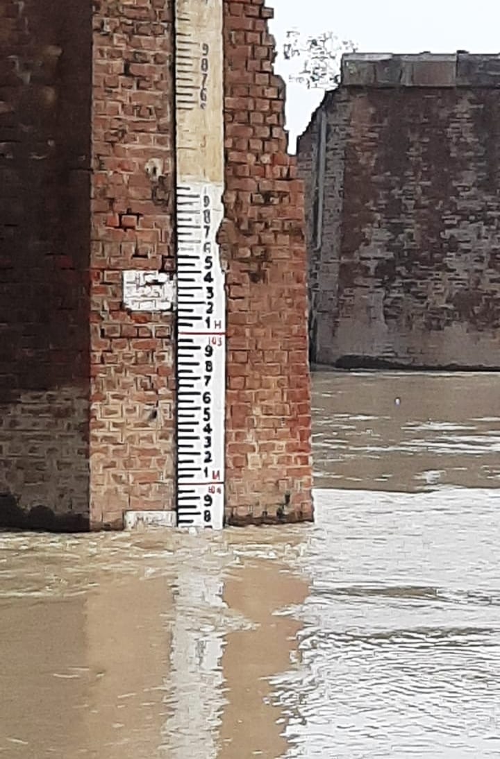 medium flood, ganga, villagers troubled