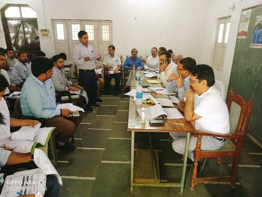 Mathura: Uninterrupted supply should be given to the district: Amit Kishor