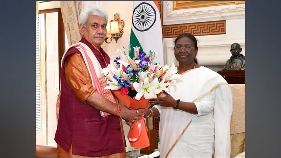 jammu kashmir LG Manoj Sinha met President Droupadi Murmu at Rashtrapati Bhavan new delhi