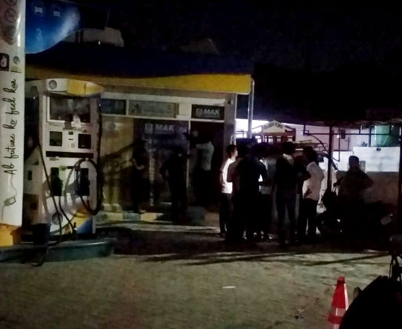 Explosion due to short-circuit in battery at petrol pump store