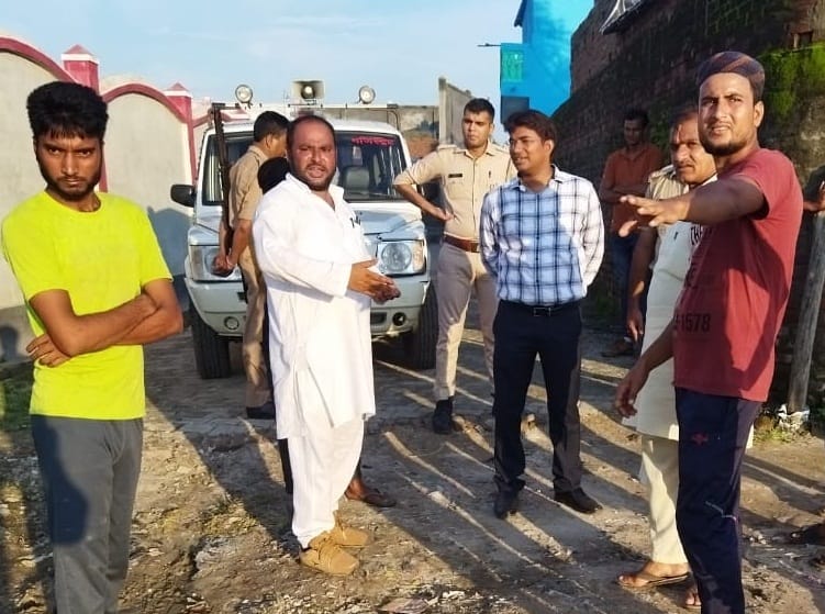 Villagers furious due to the spread of dirt on the marked road of Tajia