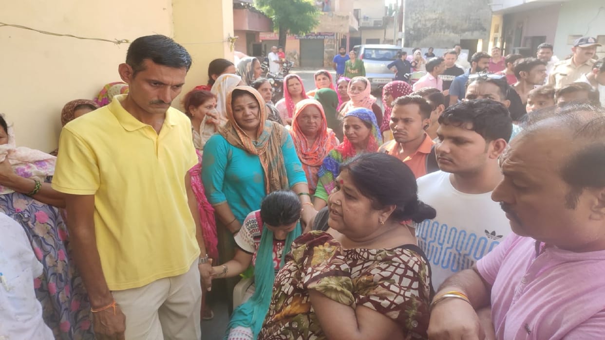 Meerut Double Murder retired constable wife and granddaughter killed by slitting their throats
