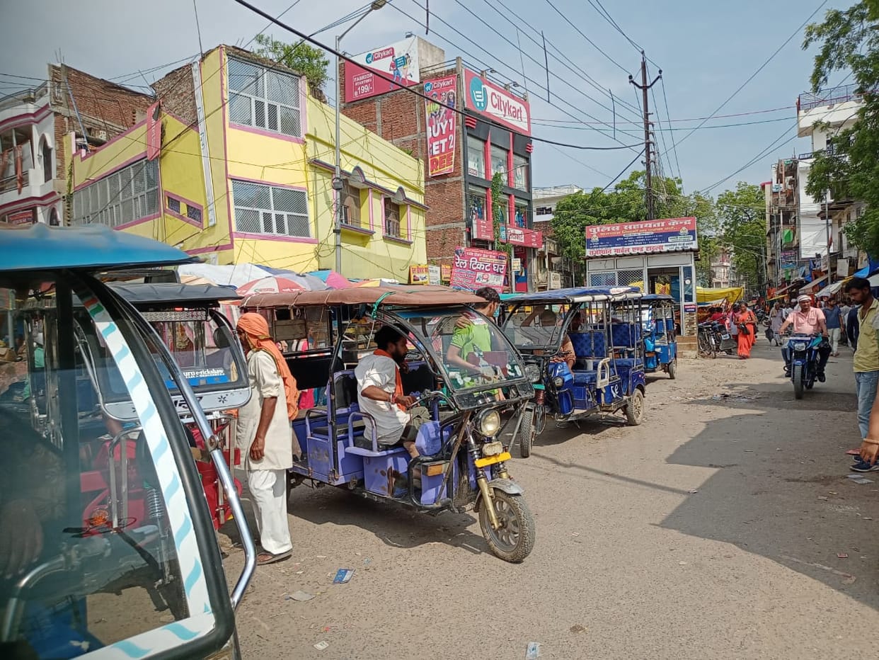 Arbitrary e-rickshaw operation continues in the city, the situation of jam always remains