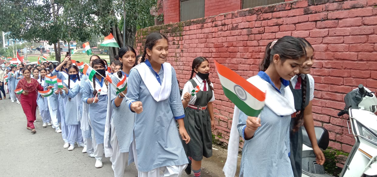 avn school nahan organised tiranga yatra  on monday  8 august
