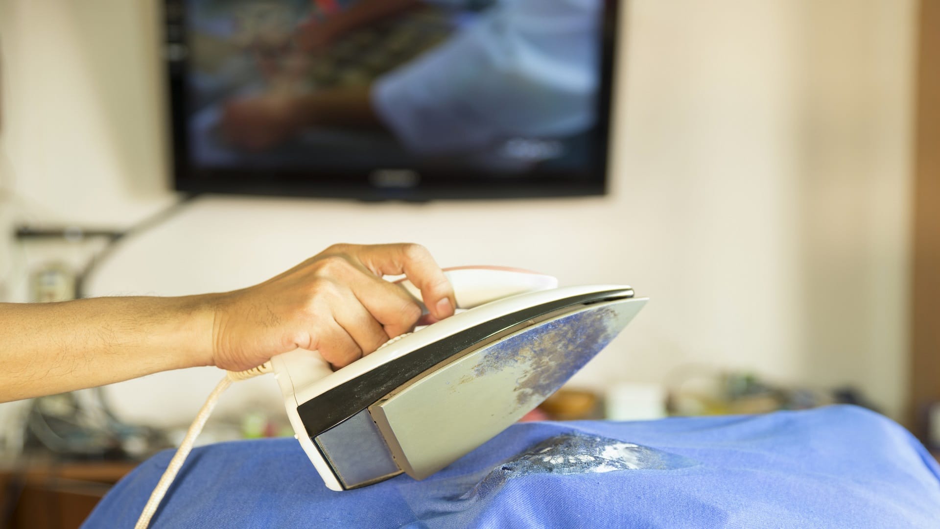 Electric Iron Tips: What are the reasons for shock by iron