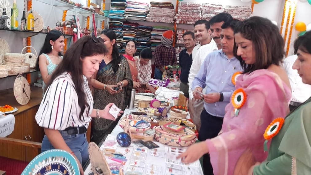 Jammu Two day Rakhi fair from today handicrafts products will be available