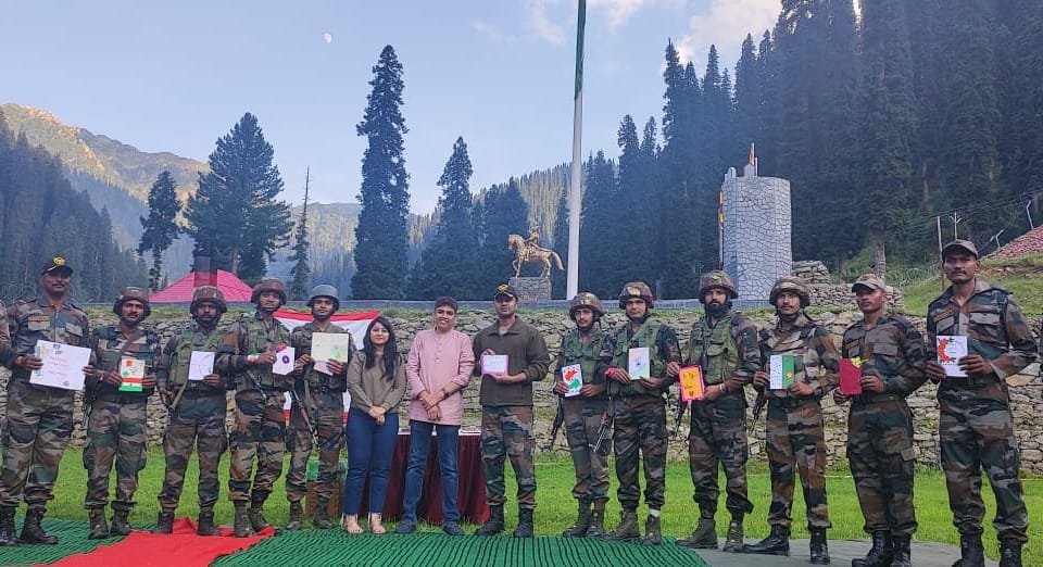 School students of Chandigarh sent rakhi for soldiers in kupwara also sent greeting cards