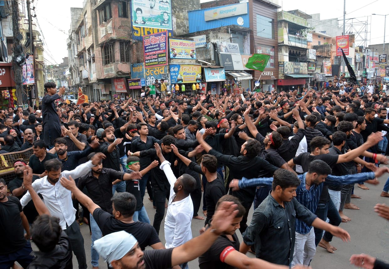The Shia Sogwars mourned by taking out the alum
