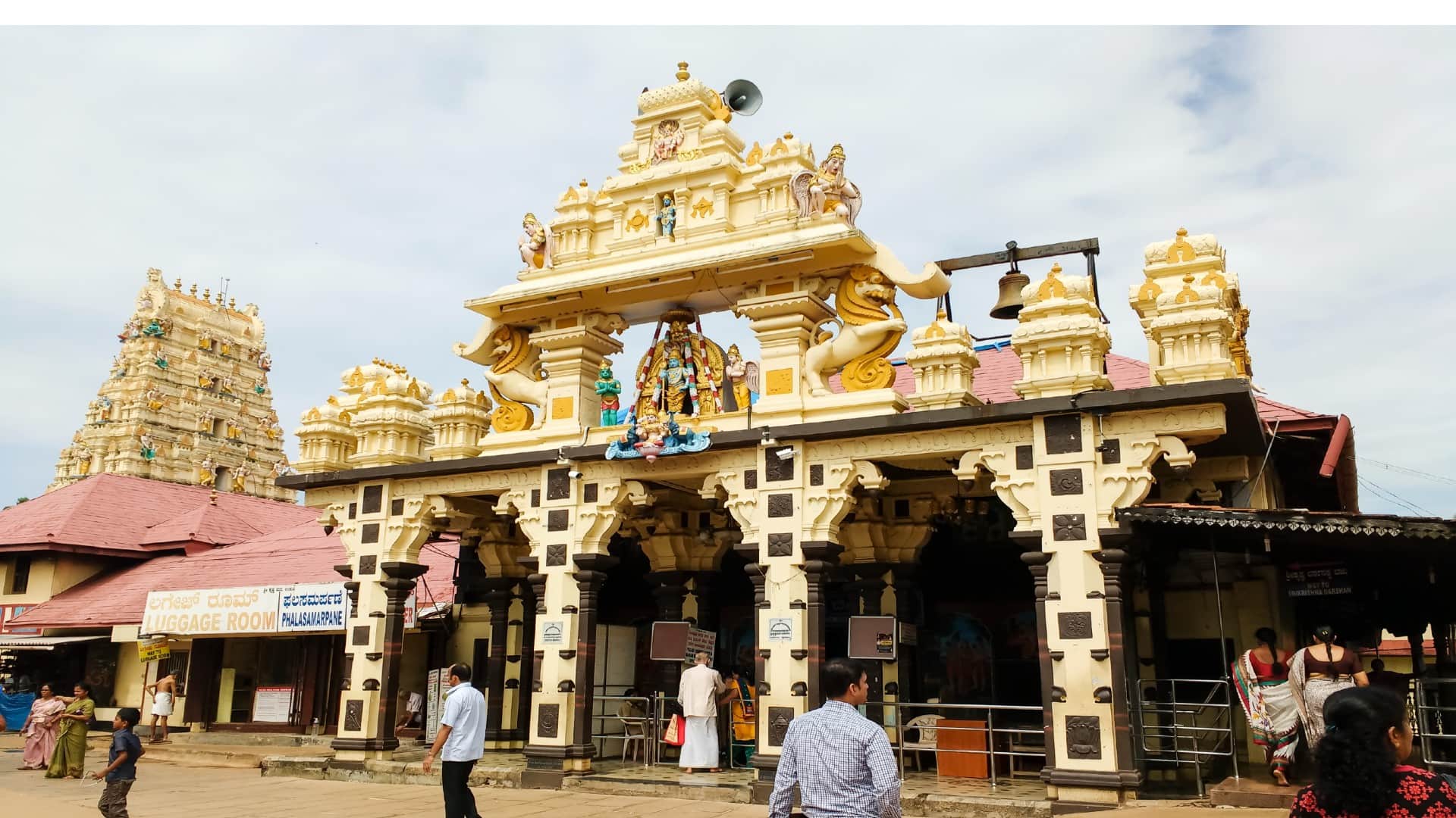 Krishna Janmashtami 2022 Visit These Famous Krishna Temples In South India