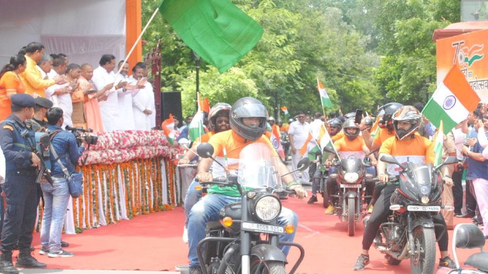 CM Yogi Adityanath launched the Har Ghar Tiranga campaign in Agra