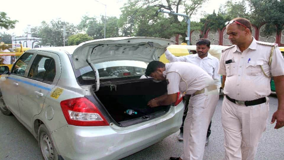 Delhi Police on High Alert for August 15 Independence Day 2022 Know About Security Arrangements in Red Fort