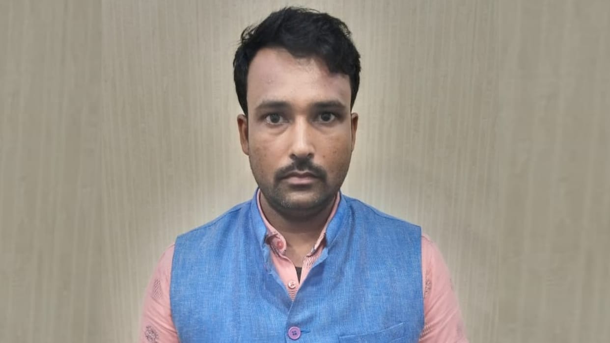 A man was doing fraud on the name of job in transport department, arrested.