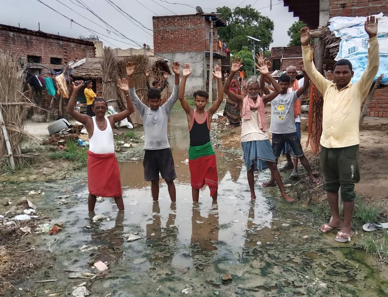 Demonstration on the problem of drainage