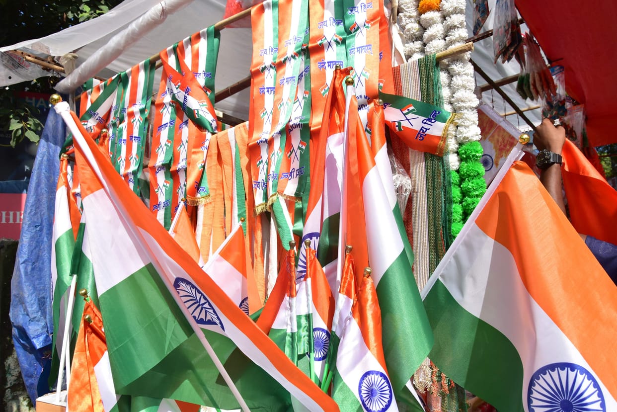 Shadow tricolor in the market, selling fiercely at different prices