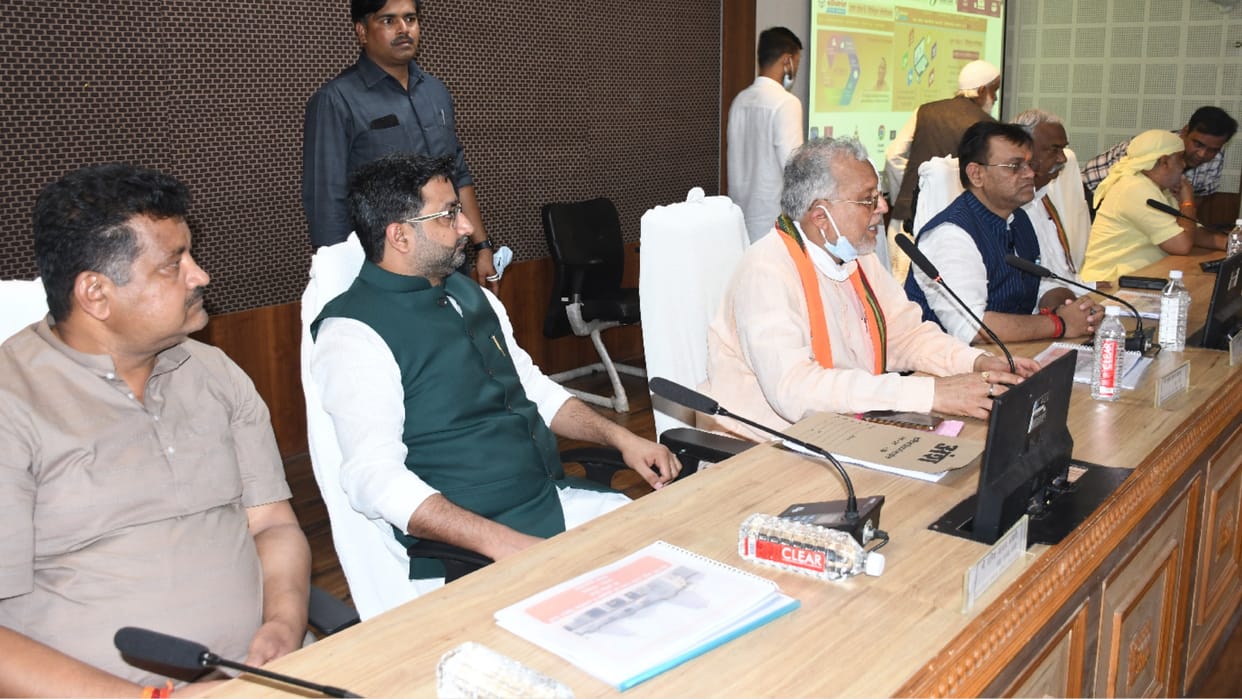 In-charge minister Suresh Kumar Khanna said End problem of low voltage in industrial area soon