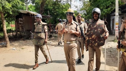 Ruckus over Tajiya in Mirzamurad police force on the spot