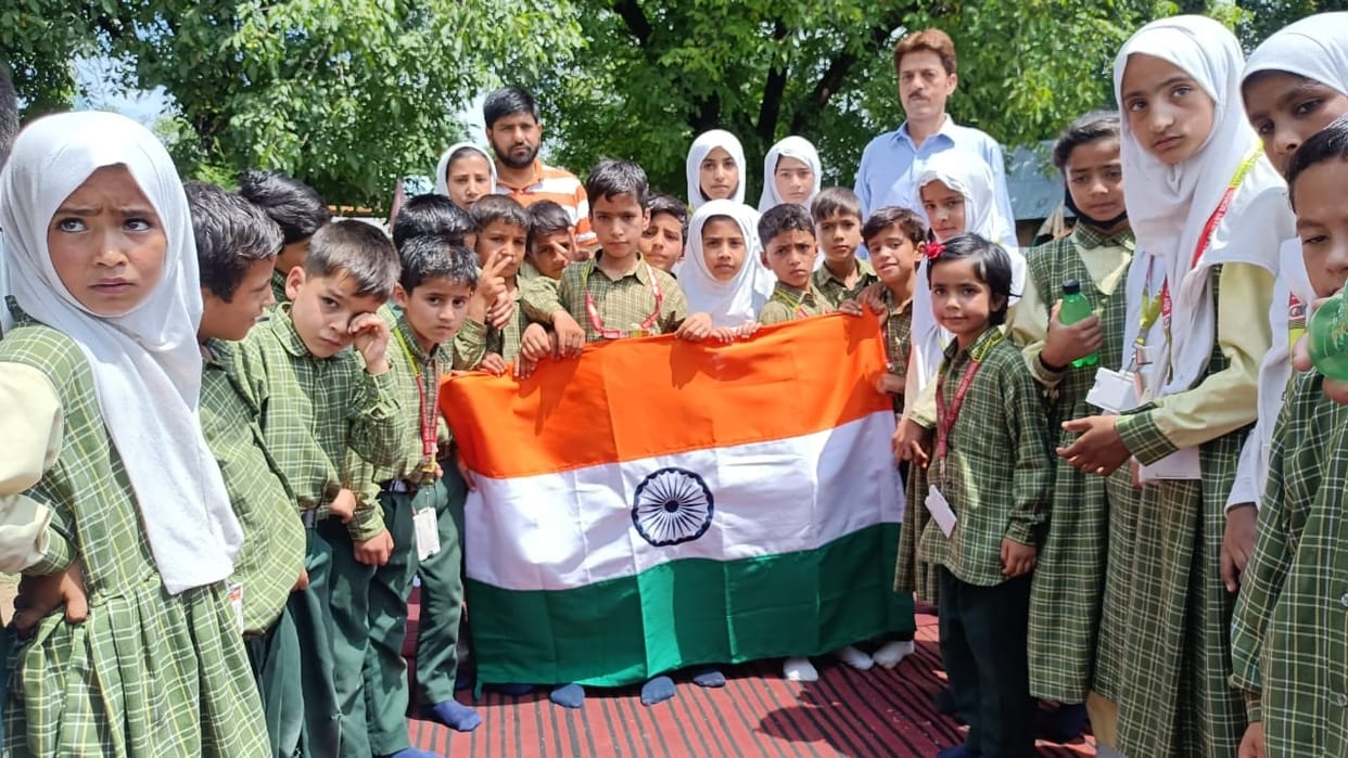 National Anthem Singing Competition received good response from South Kashmir