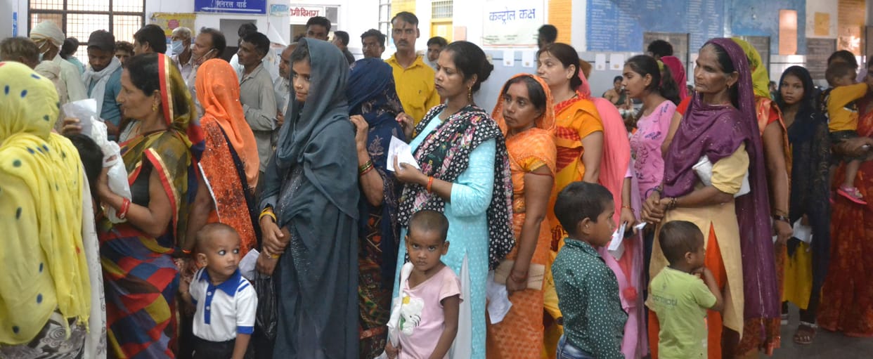 kanpur dehat: Physician of district hospital infected, yet negligent towards corona