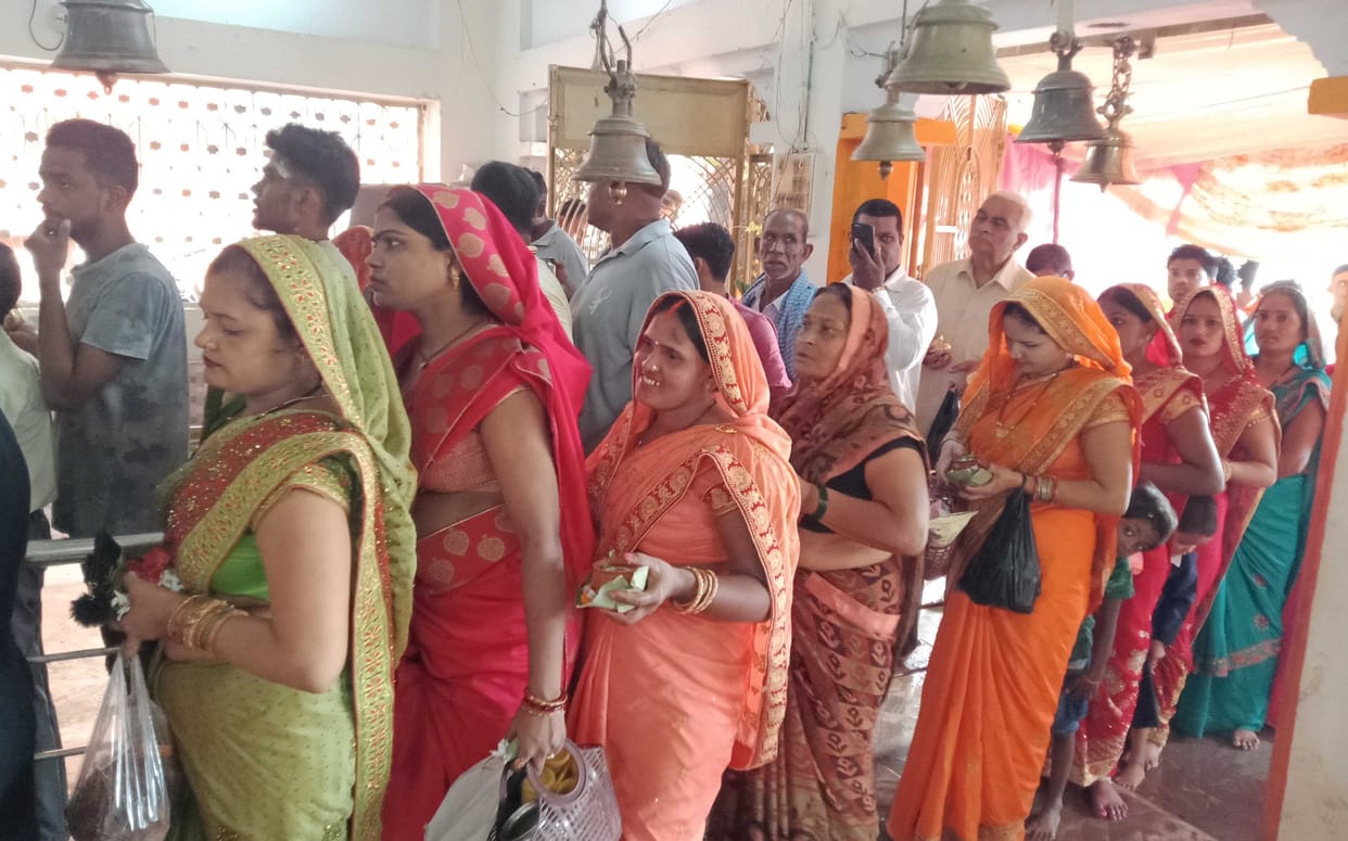 Faith gathered on the last Monday of Sawan