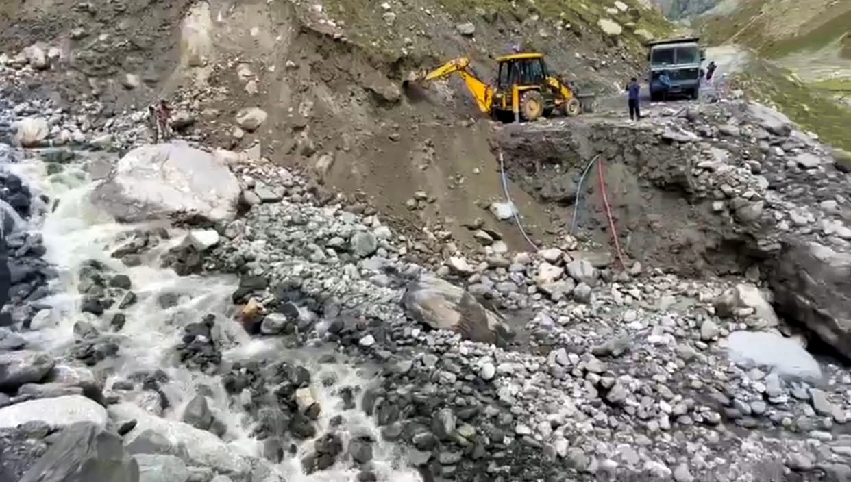 BRO opened Granphu-Kaza highway after 36 hours