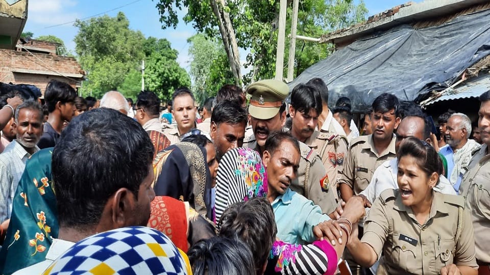 youth suicide after returning from police station in Mainpuri
