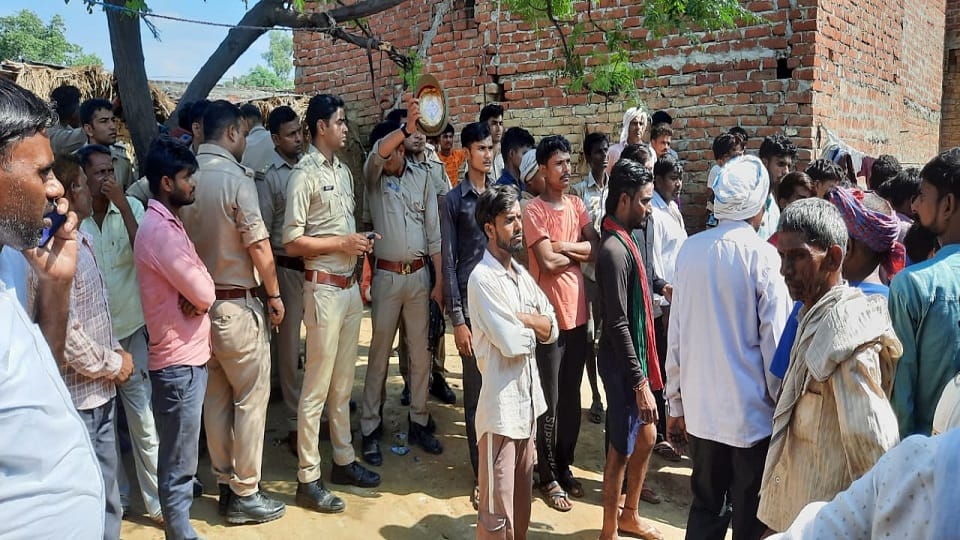 youth suicide after returning from police station in Mainpuri