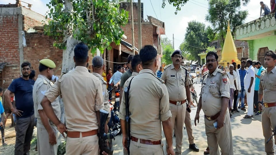 youth suicide after returning from police station in Mainpuri