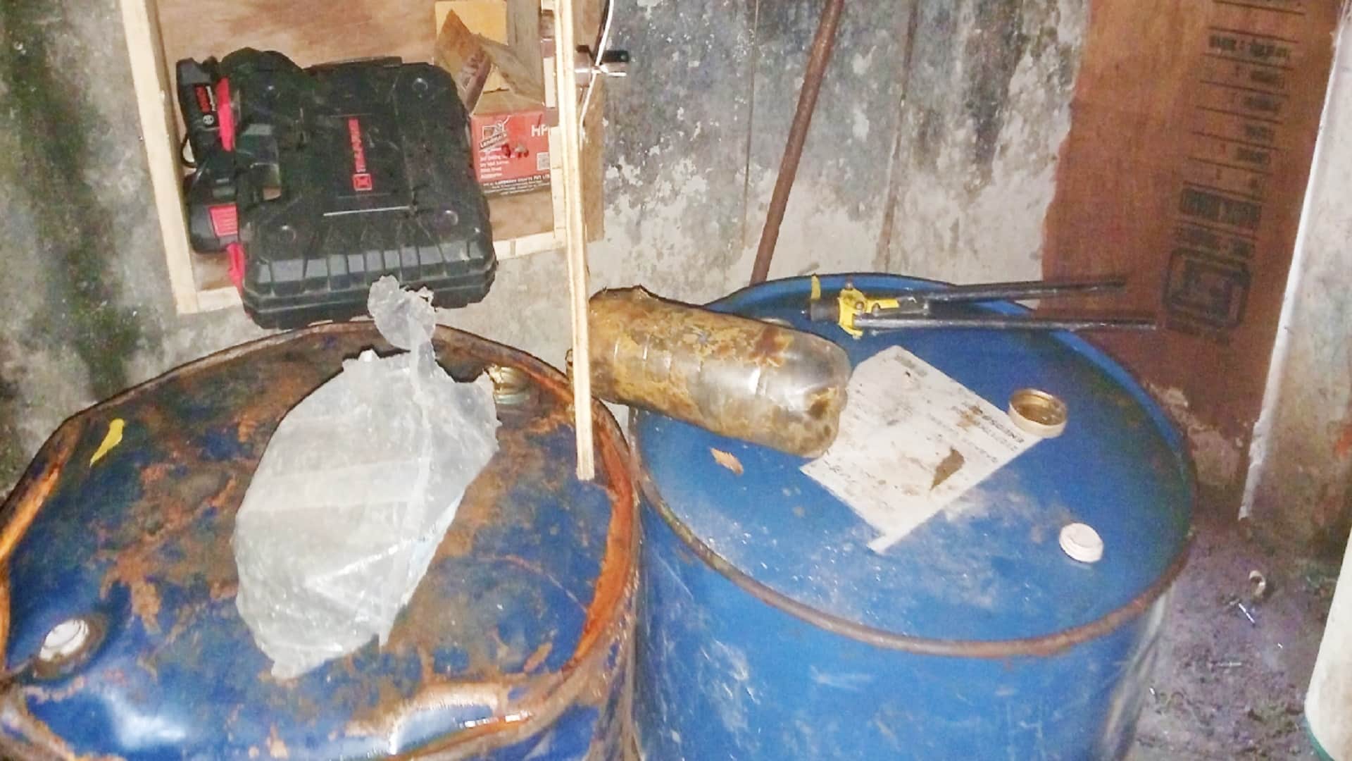 Diesel, petrol and solvent oils of 50 thousand liters of worth 2.5 crore has been caught in Meerut