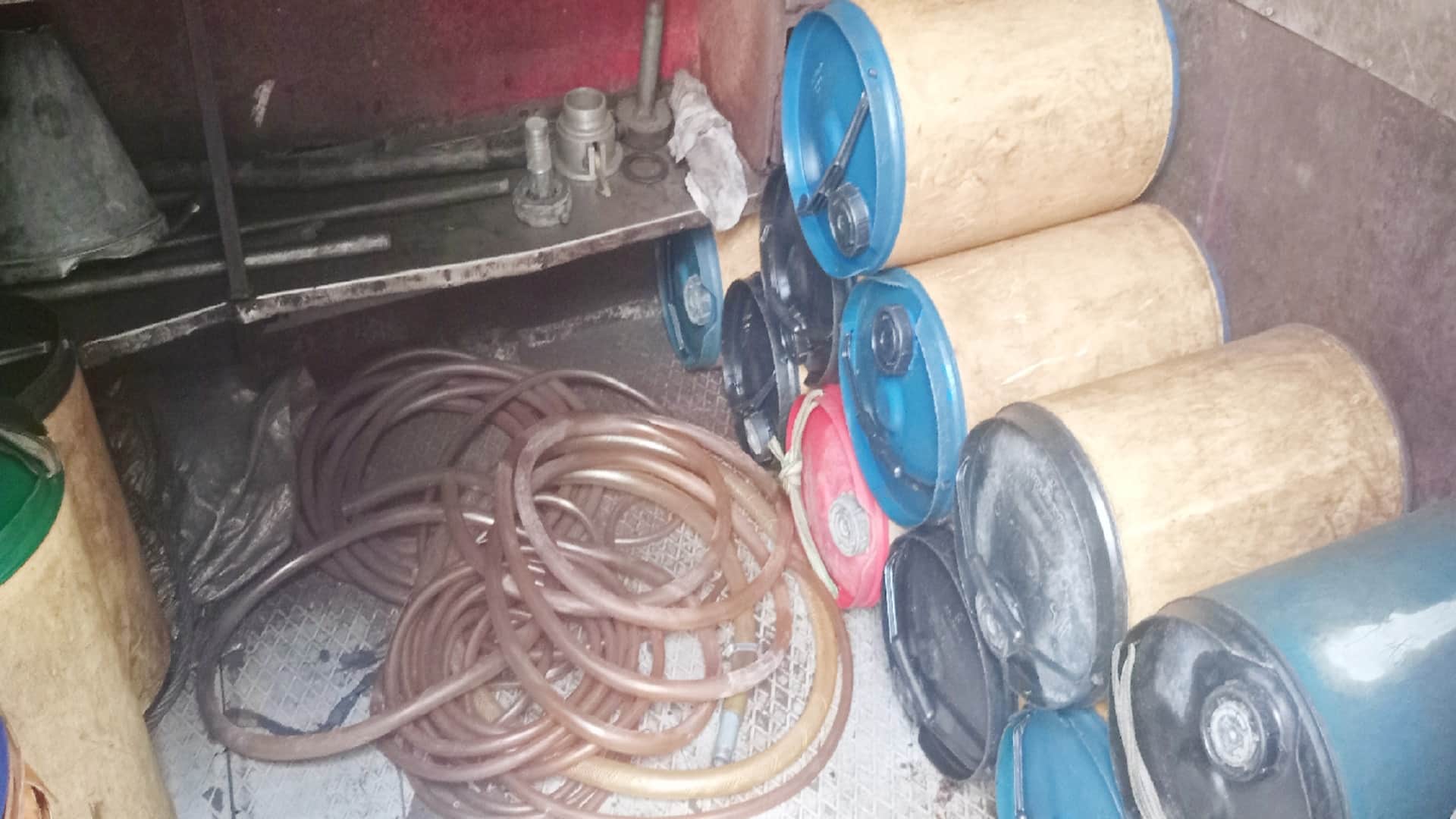 Diesel, petrol and solvent oils of 50 thousand liters of worth 2.5 crore has been caught in Meerut