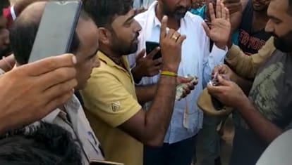 Four policemen were suspended while making illegal recovery in Bikaner on the complaint of MLA