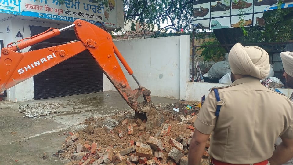 Child fell in drain in Kapurthala rescue work started