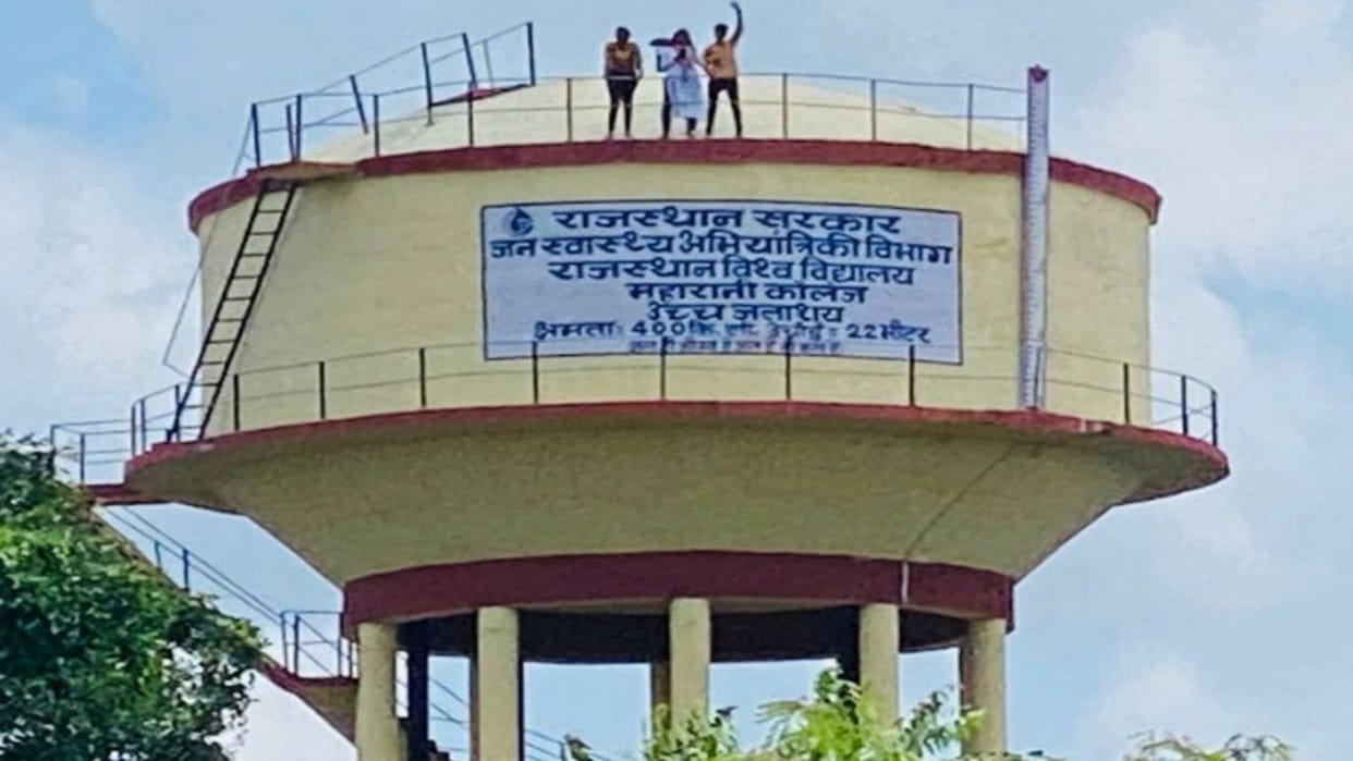 Student leader climbed on water tank for Rajasthan student union election