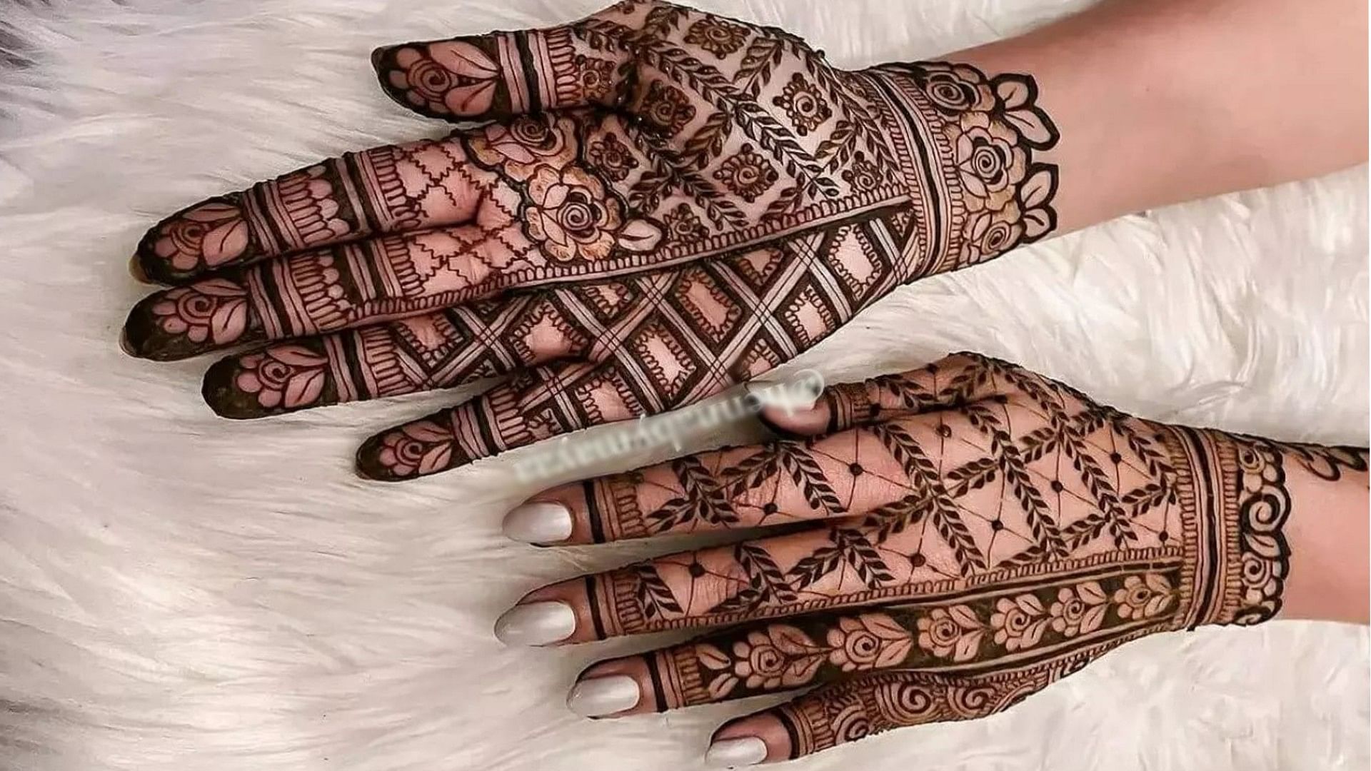 Aifar Mehndi Designs