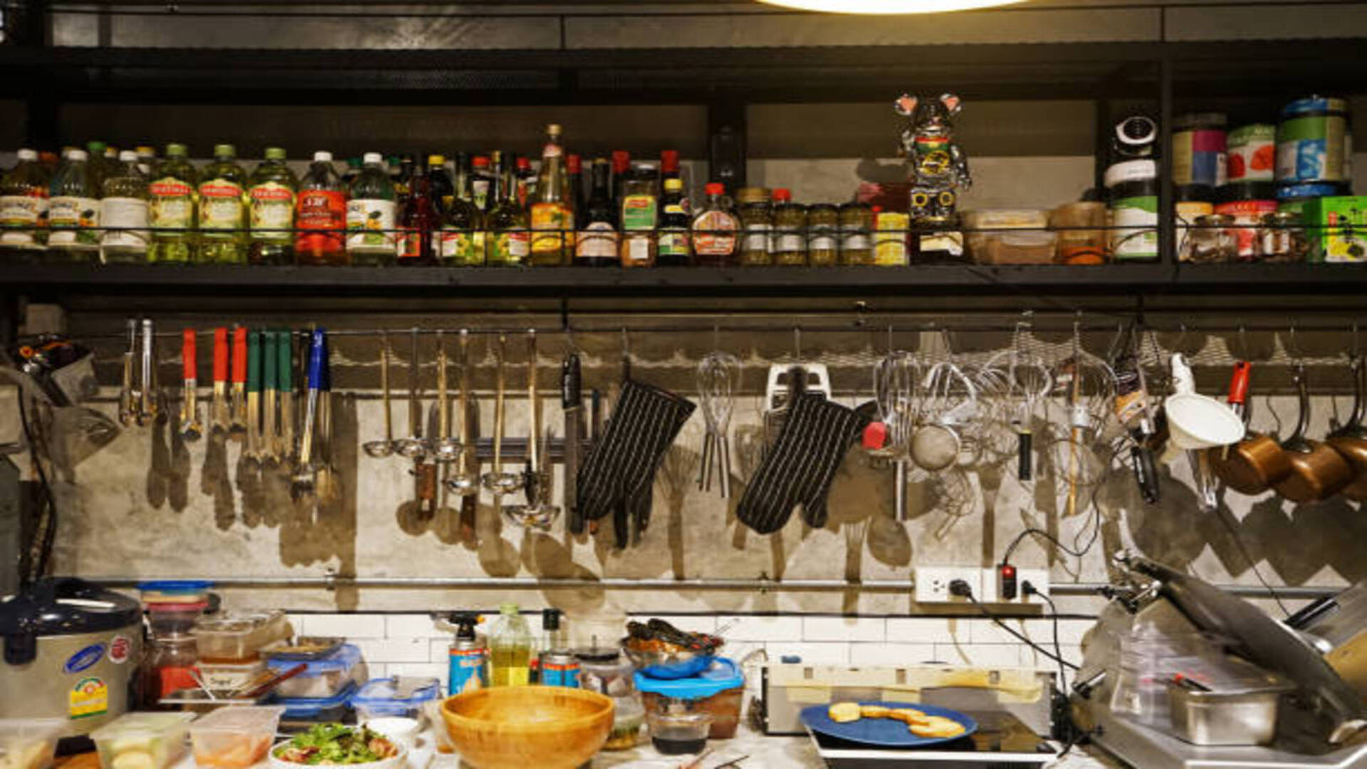 Vastu Tips For Home Avoid These Kitchen Things to Put in Store Room Know More