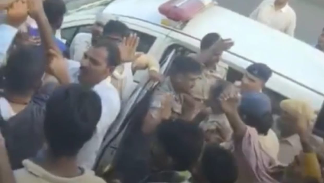 Four policemen were suspended while making illegal recovery in Bikaner on the complaint of MLA
