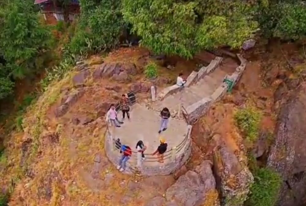 Nainital News: Cracks in Tourist Places Tiffin Top Hill see photos