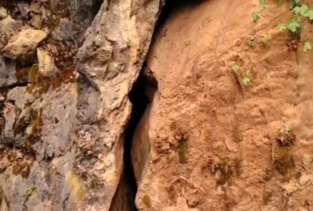 Nainital News: Cracks in Tourist Places Tiffin Top Hill see photos