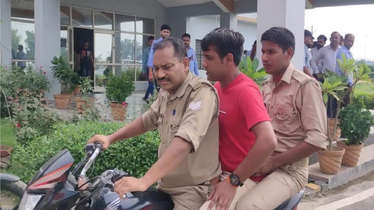Fake inspector caught to save toll tax