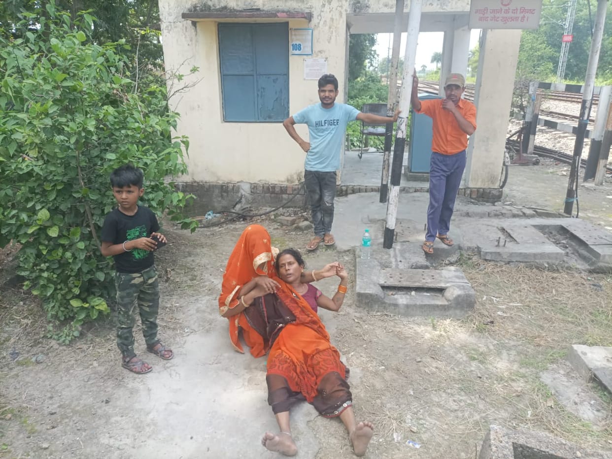 Mother kept stopping young man jumped in front of the goods train