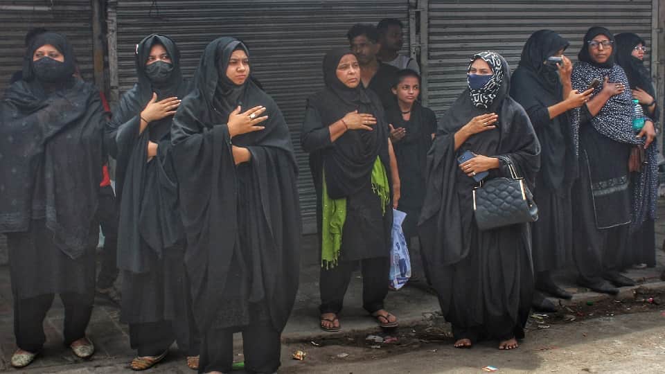 a mourning procession taken out on muharram people expressed their sorrow in delhi