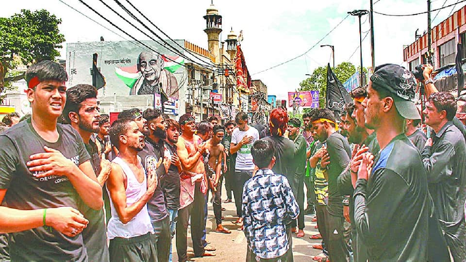 a mourning procession taken out on muharram people expressed their sorrow in delhi