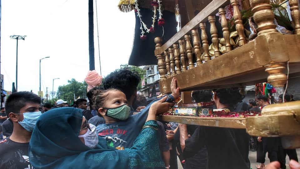 a mourning procession taken out on muharram people expressed their sorrow in delhi
