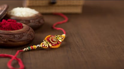Raksha Bandhan 2023: रक्षाबंधन के पर्व पर रहेगा भद्रा का साया, इन बातों का रखें ख्याल Raksha Bandhan 2023: Bhadra to remain on festival of Raksha Bandhan take care of these things