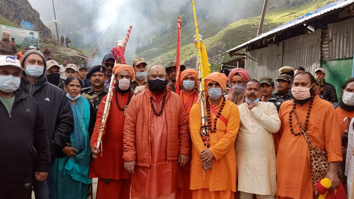 Amarnath Yatra 2022: Chadi Mubarak leaves for Sheshnag from Chandanbari