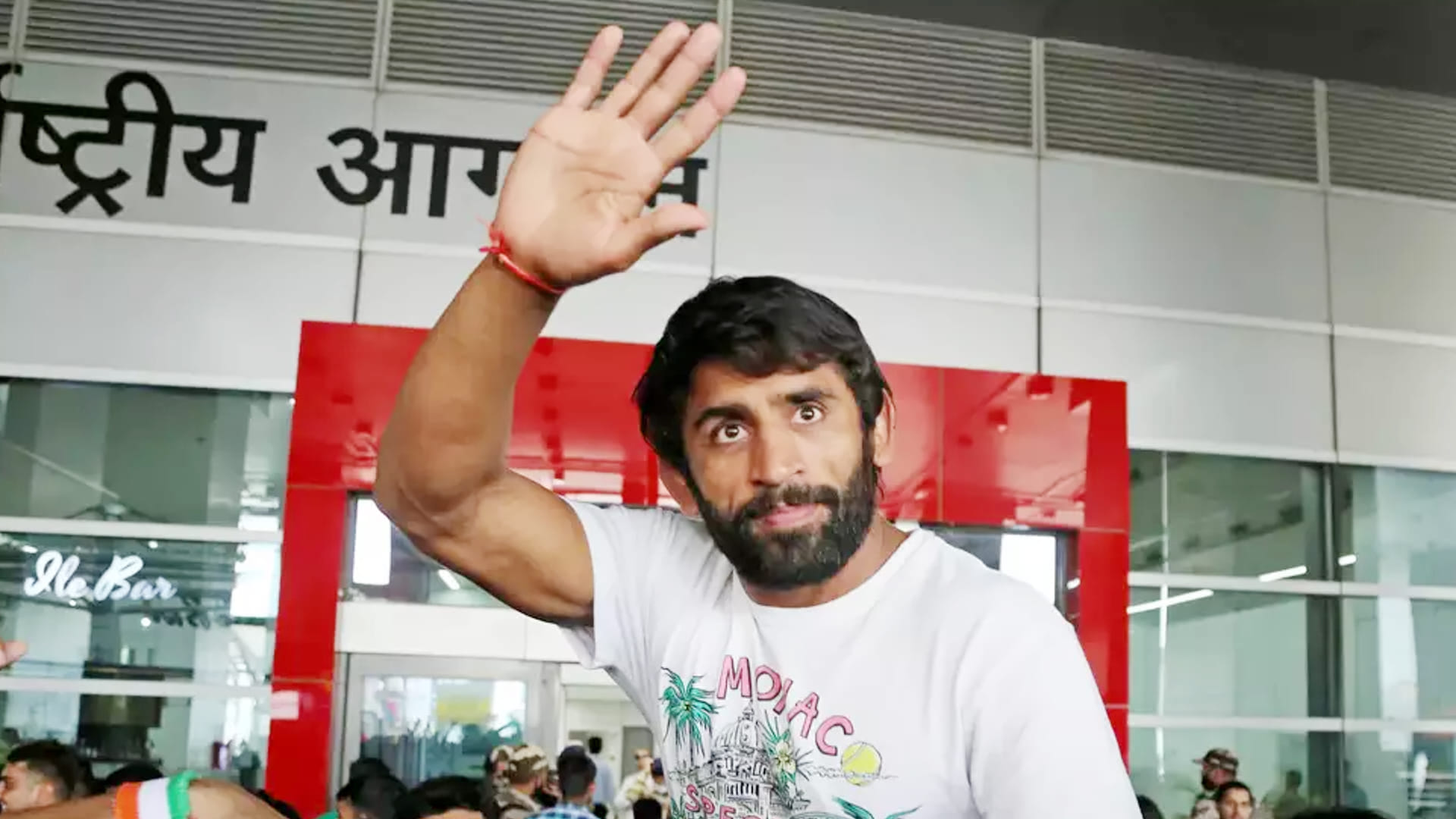 CWG: From Bajrang Punia to Neetu and Priyanka, see how India's medalists welcomed at airports in 10 pictures