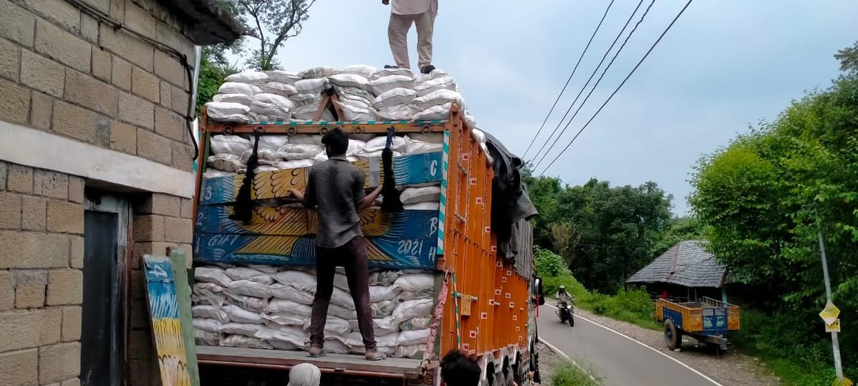 The car reached the corporation's warehouse with a consignment of salt without notice